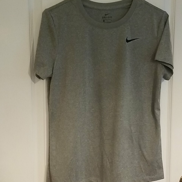 Nike Dri Fit Tee - Picture 4 of 4
